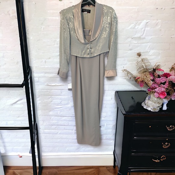 J.R. Nites by Caliendo Dresses & Skirts - J R Nites VTG Silver Formal Skirt & Jacket w/ Rhinestone Embellishments SZ 6